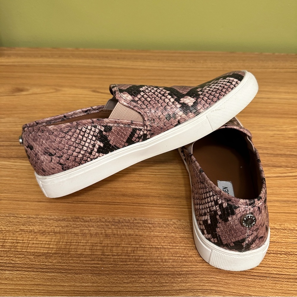 Steve Madden Gasha Snakeskin Slip On Sneaker, Size 9